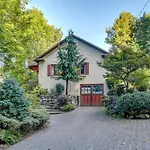Seattle Home With Balcony 1 Mi To Park And Water!