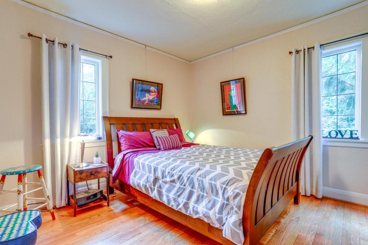 With Balcony 1 Mi To Park And Water! Holiday home Seattle