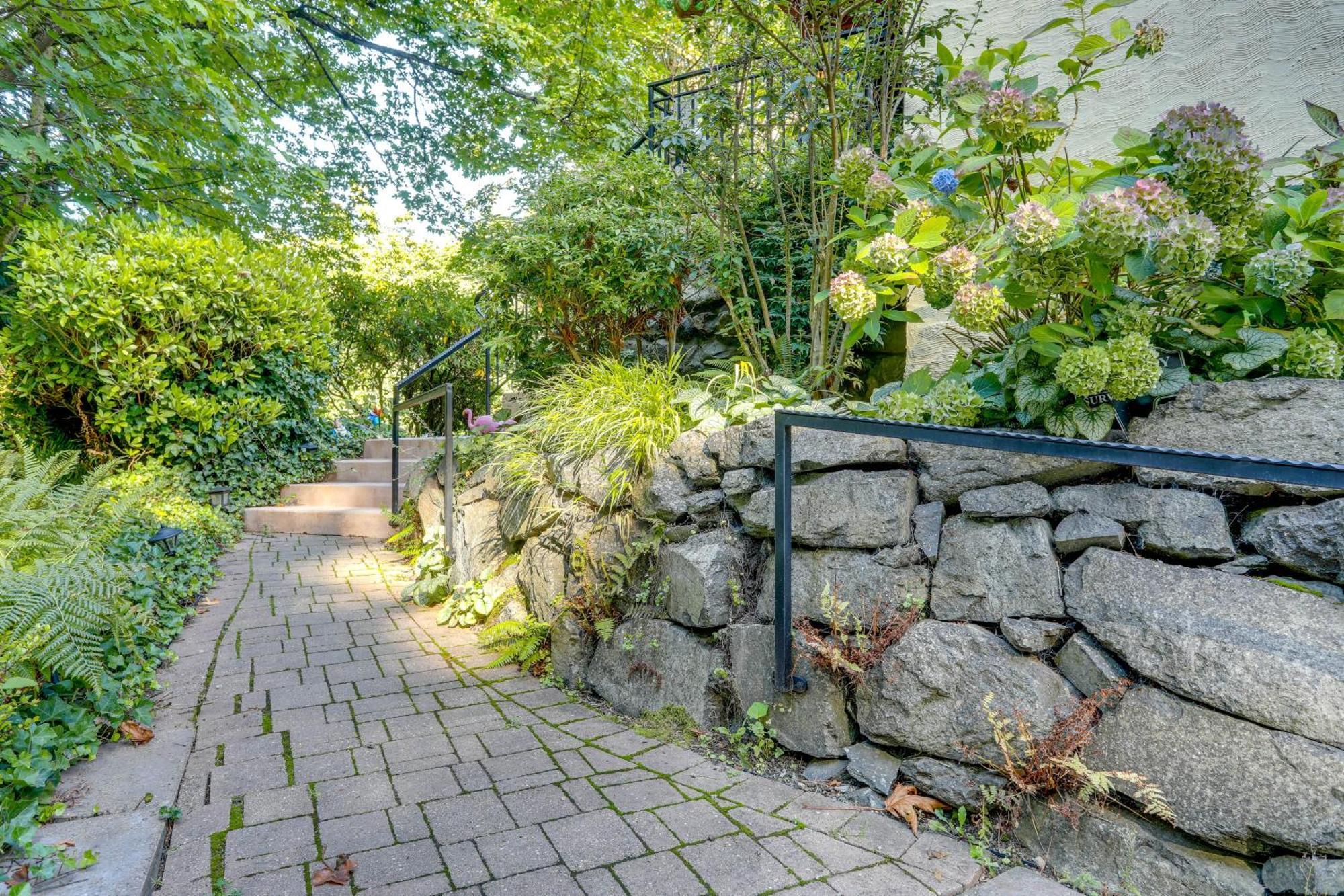 Holiday home With Balcony 1 Mi To Park And Water! Seattle
